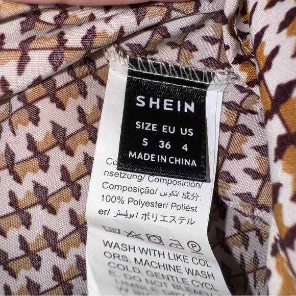 Women's V-Neck Patterned Blouse - Picture 5 of 5